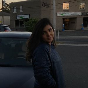 Meet your Posher, Leticia